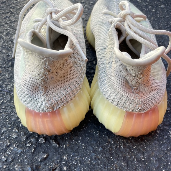 Yeezy 350 V2 | GUC | Size 9.5 | 779001 | No Box - Picture 6 of 12